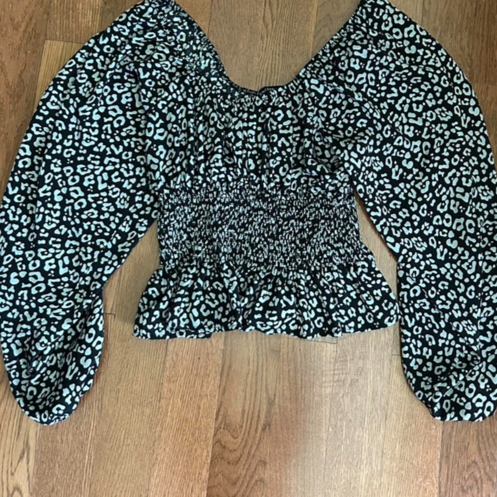 4/$12 Sincerely Jules Women's Black and White Leopard  Top Elastic Around Waist